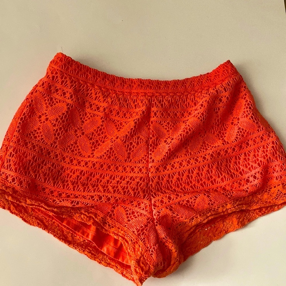 hollister pink/orange shorts size: M